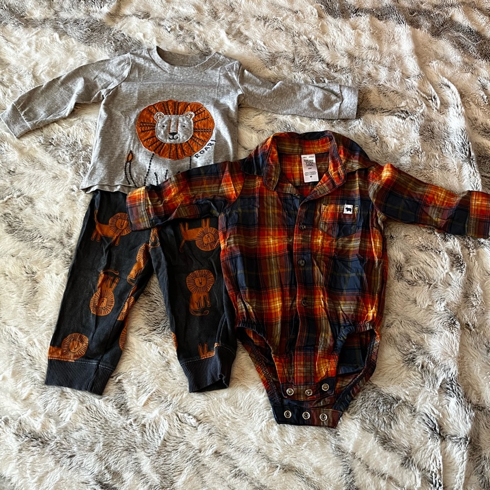 SOLD ❤️ Carters 2 pack Matching Set & Plaid Onesie (boys) 9 month & 6 month